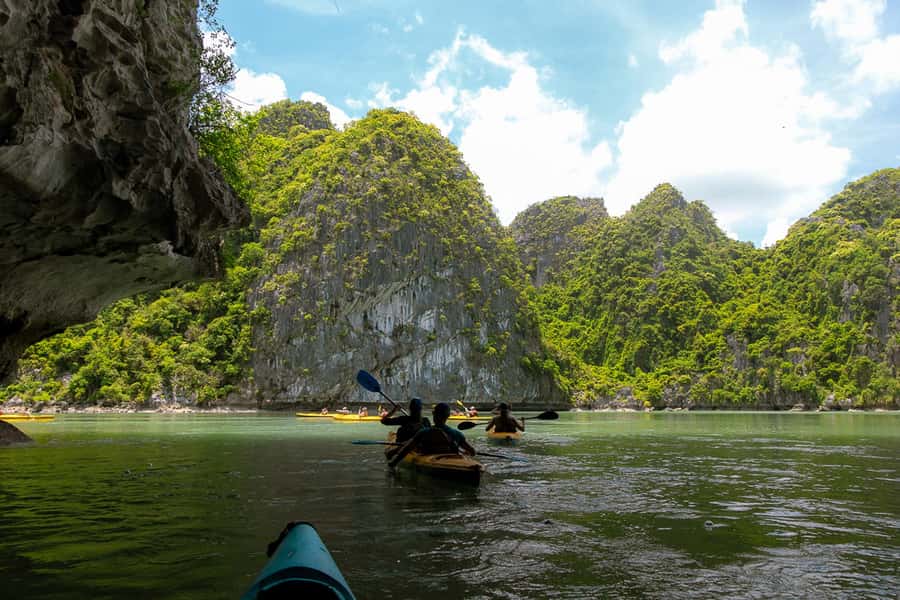 Cat Ba: Lan Ha & Ha Long Bay Kayak & Snorkel Boat Tour - Packing advice for a wet, active day