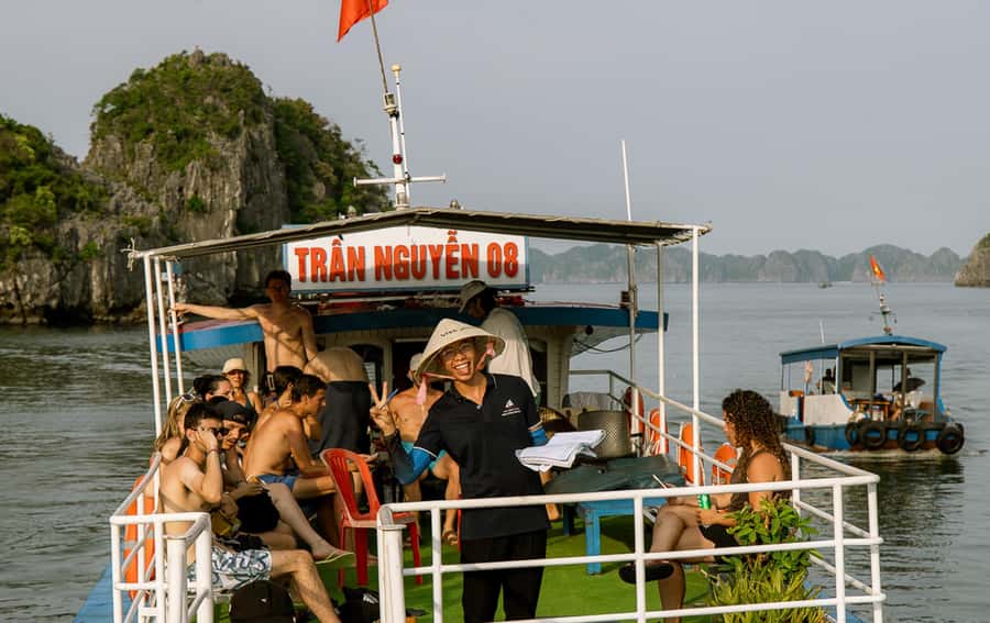 Cat Ba: Lan Ha & Ha Long Bay Kayak & Snorkel Boat Tour - Monkey Island and the short, rough climb