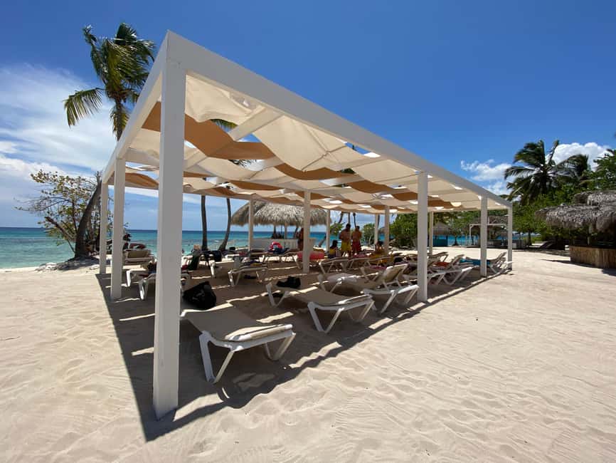 Catalina Island Comfort: Snorkeling & Catamaran Experience - Lunch and two and a half hours on Catalina beach