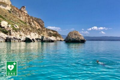 Catamaran tour stops bathing and snorkeling toast with prosecco