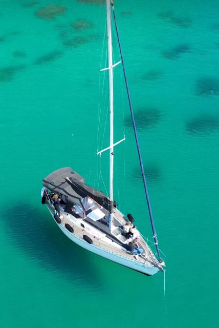 Catamaran tour, swimming, snorkeling, and a Prosecco toast - What the three-hour timing really means