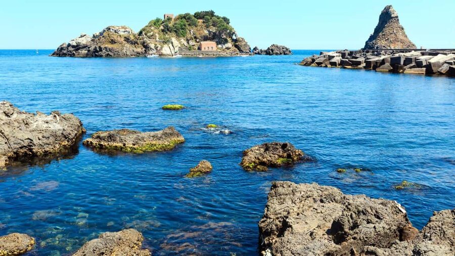 Catania: Boat Trip with Aperitif, Prosecco and Snorkeling - The return sail to Catania