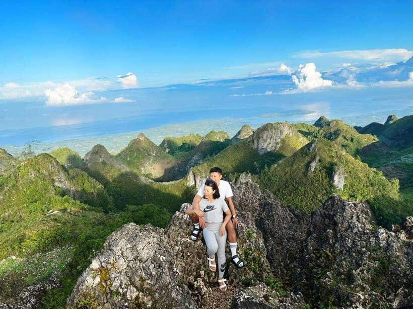 Cebu: Osmeña Peak hike and Sardines Run Snorkel adventure - Reaching the 1,013-meter summit at Osmeña Peak