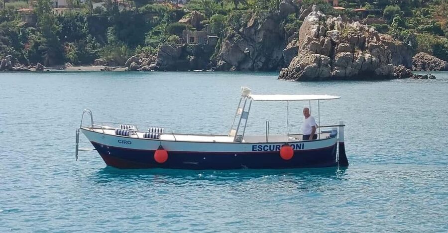 Cefalù: boat ride with swimming and aperitif and snorkeling - Morning or afternoon departure?