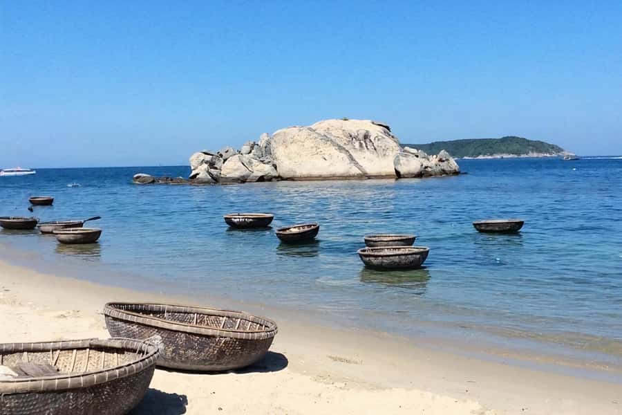 Cham Island Tour: Snorkeling & Spa from Da Nang/Hoi An - The fast motorboat to Bai Lang Pier