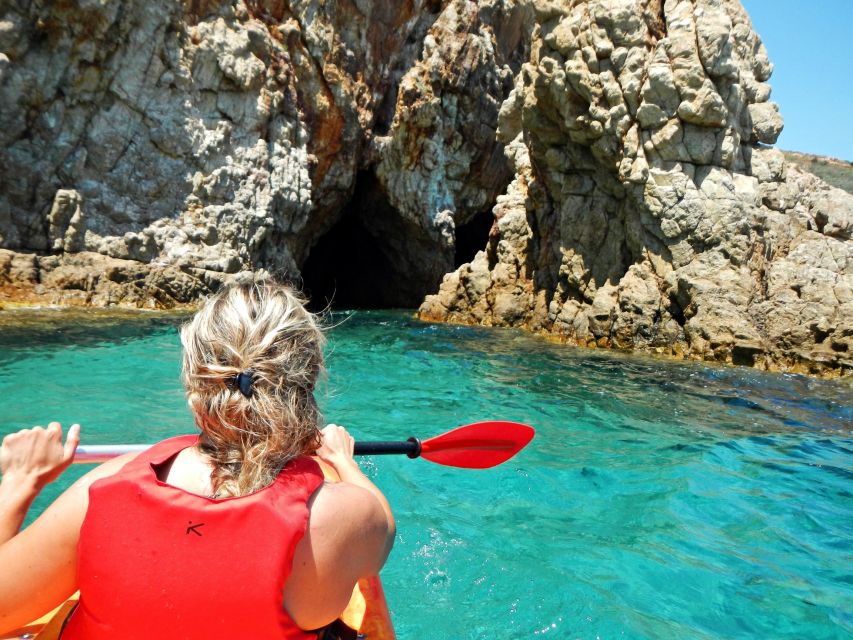 Chia: Kayaking the Wild Side and Snorkeling in Secret Beach - The guides and the feel of the group
