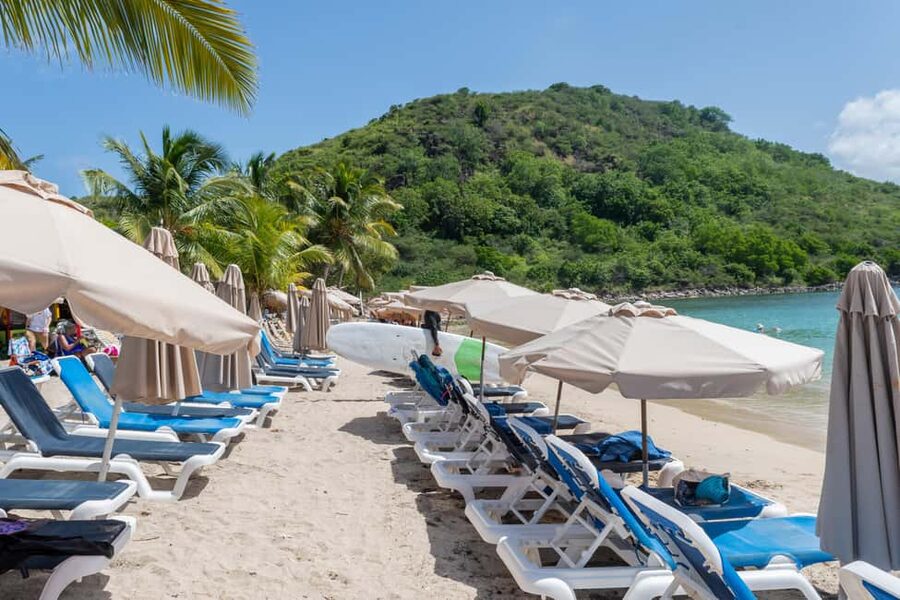 Cockleshell: Beach Excursion, Snorkeling, and Scenic Views - The guide can make the transfer feel personal