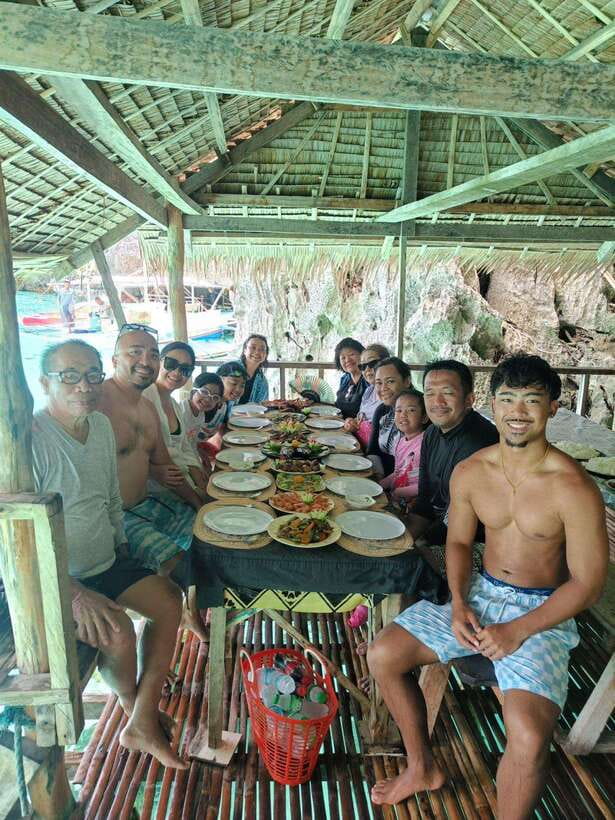 CORON:ISLAND TOUR A Lakes and Snorkeling with Corals - Twin Peaks Coral Garden: a second look underwater