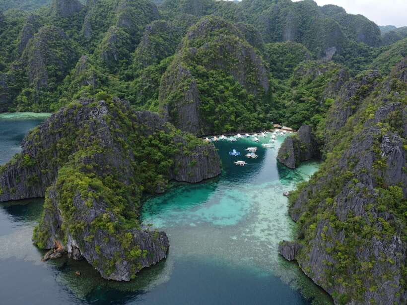CORON:ISLAND TOUR A Lakes and Snorkeling with Corals - The guide and the day’s organization