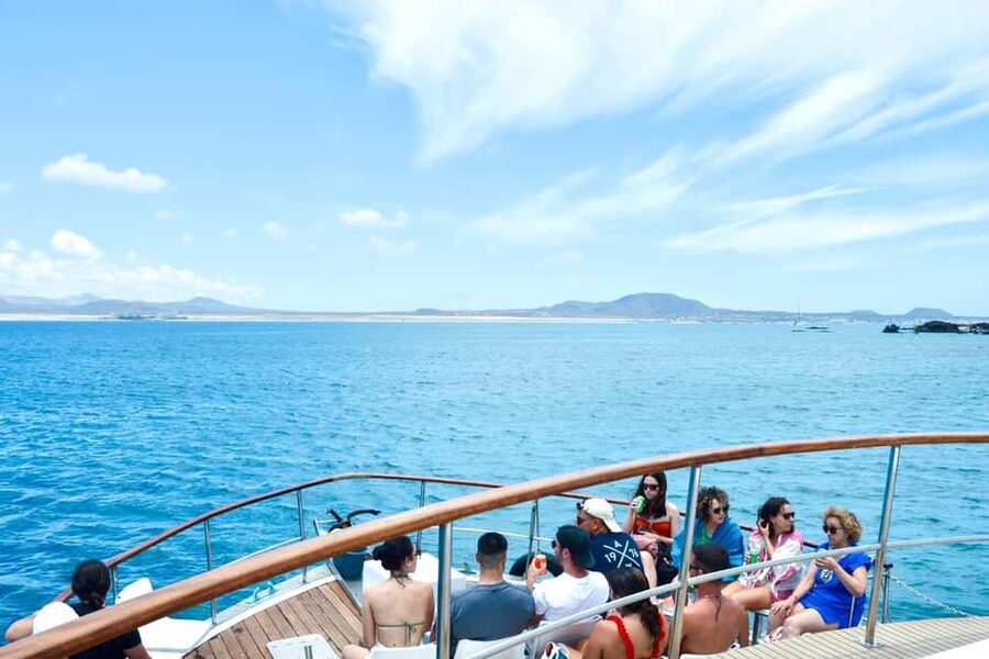 Corralejo: Snorkeling on Lobos Island & Return Ferry Ticket - El Puertito and the 10-minute mini cruise