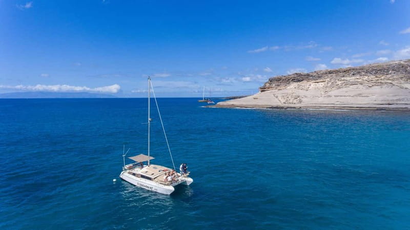 Costa Adeje: Catamaran Tour, Snorkelling, Snacks & Drinks - Food, drinks, and the easygoing atmosphere