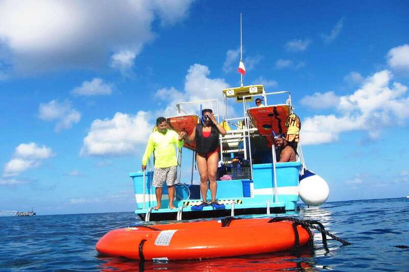 Cozumel: VIP Glass Bottom Boat & Snorkeling 3 Reefs Tour - Drinks, photos, and the extra-cost details
