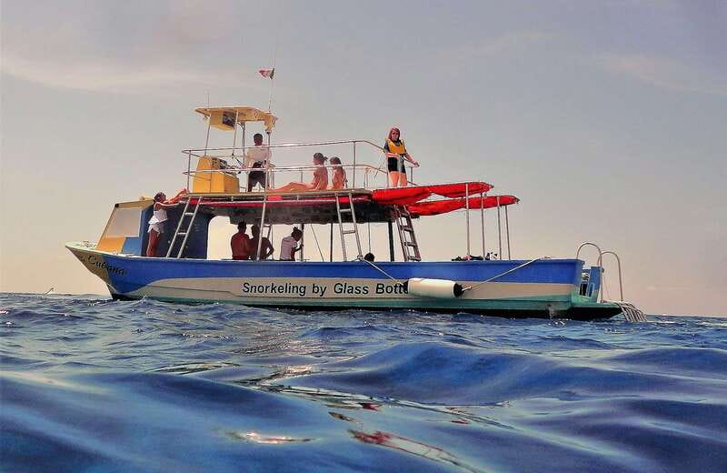 Cozumel: VIP Glass Bottom Boat & Snorkeling 3 Reefs Tour - Villa Blanca, the first look below the surface