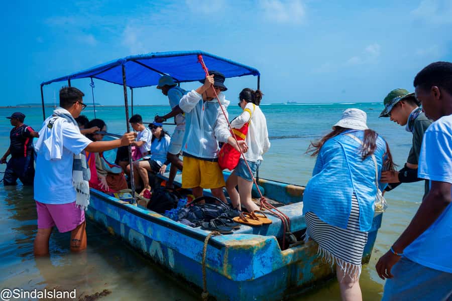 DAR ES SALAAM:BONGOYO ISLAND SNORKELING TOUR & BEACH ESCAPE - The 30-minute dhow ride from Marine Adventures