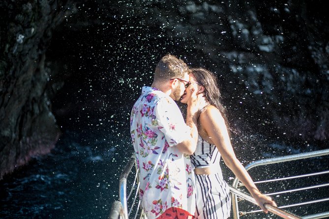 Deluxe Na Pali Morning Snorkel Tour on the Lucky Lady - The snorkeling stop and waterslide