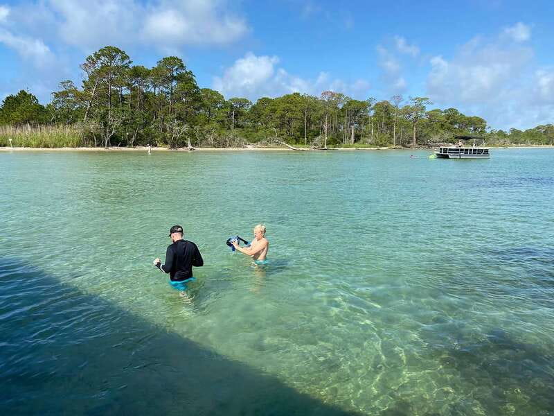 Destin: Snorkeling Cruise with 2 Stops and Dolphin Watching - The final stop, fish feeding, and possible crabs