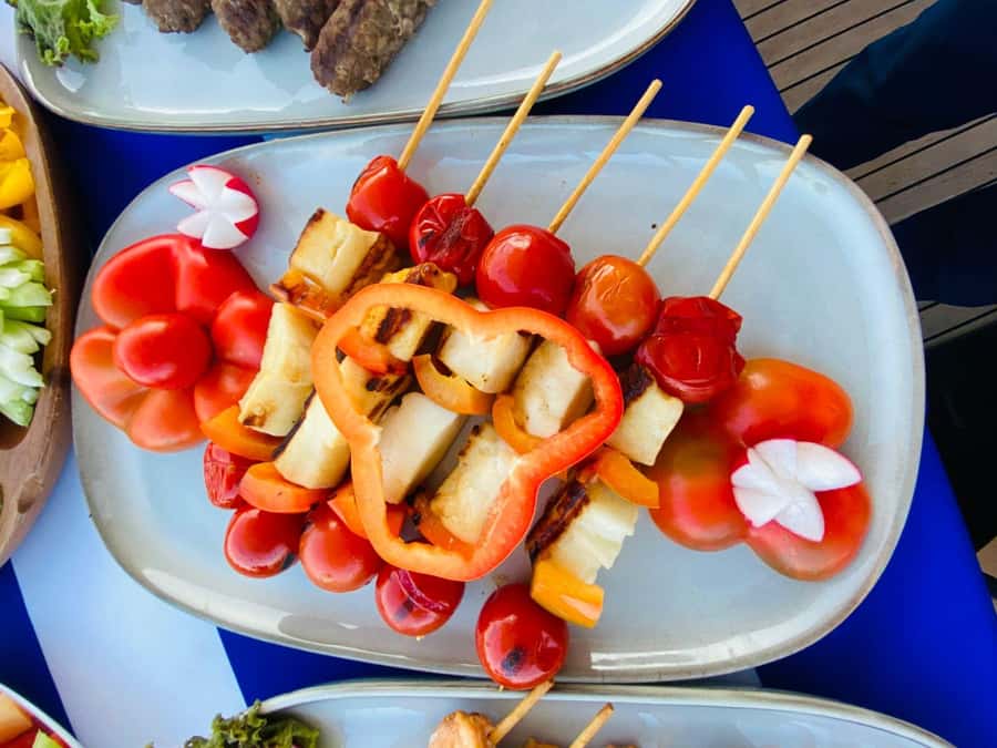 Dubai: Yacht Cruise with Swimming, Snorkeling and BBQ Lunch - Should you book the Sky Walker yacht cruise?