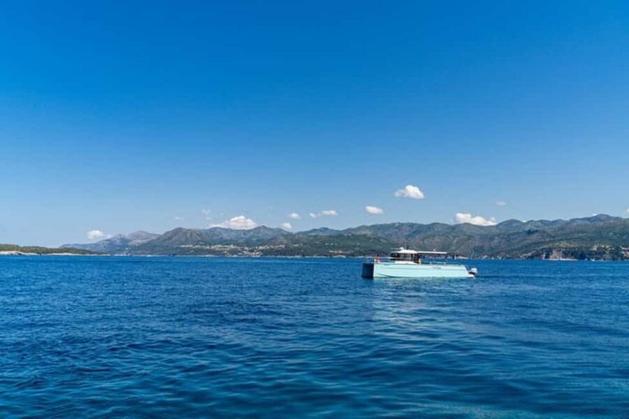 Dubrovnik: Blue Cave Catamaran Tour with Drinks and Snorkel - Green Cave: the first taste of swimming from the boat