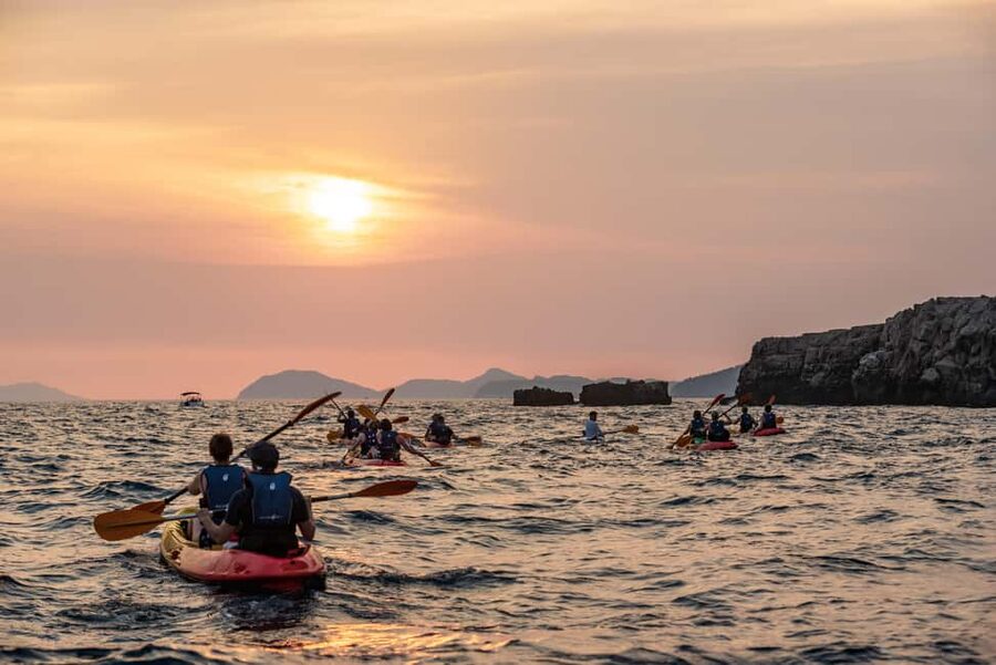 Dubrovnik: Sunset Kayaking and Snorkeling Tour - Sunset, wine, and the value of the finish