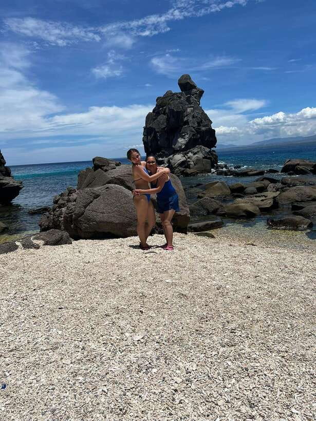 Dumaguete Apo Island Snorkel with turtle Tour - Arriving on an island with a working community