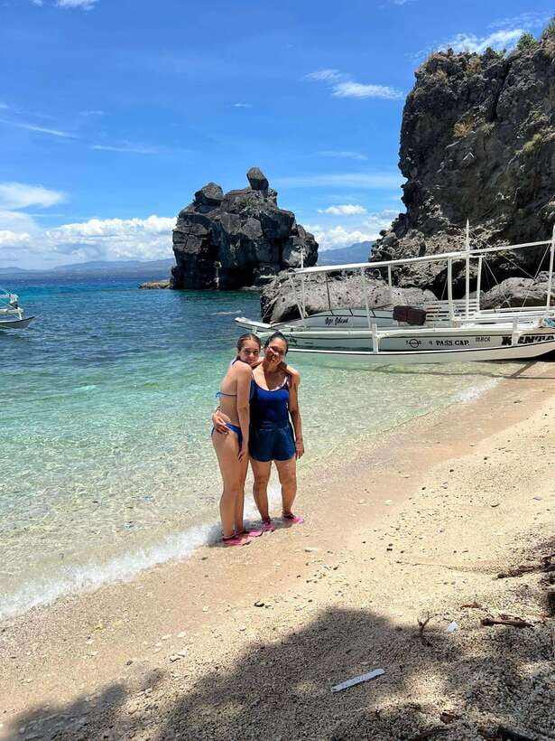 Dumaguete Apo Island Snorkel with turtle Tour - Lunch with ocean views