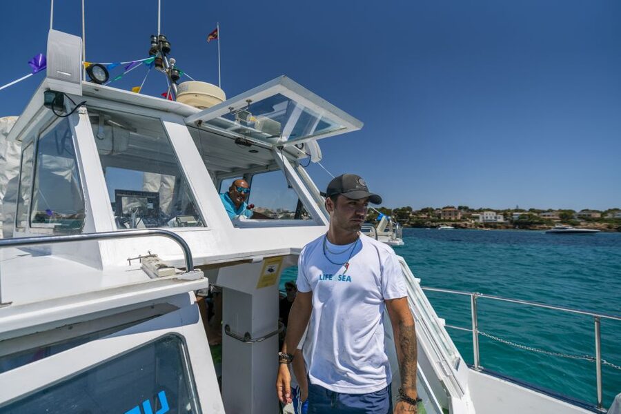El Arenal, Mallorca: Bay of Palma Boat Tour with Snorkeling - The swim stop is the real star