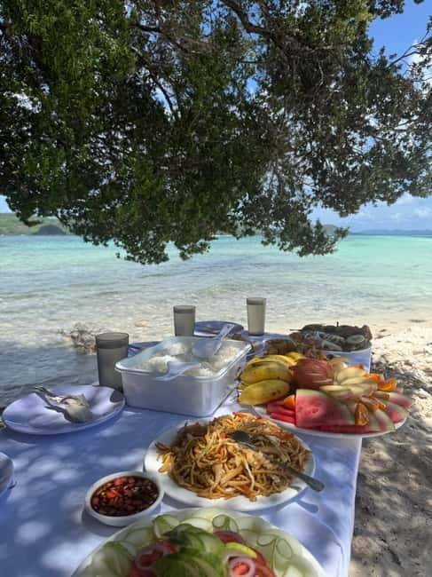 El Nido, Sibaltan: Private Snorkeling & Secret Islands Tour - Little Maosanon and lunch by the water
