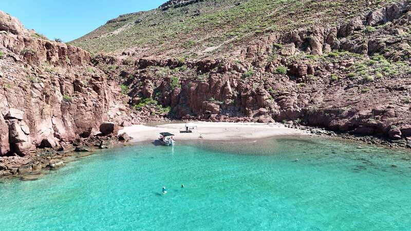 Espiritu Santo Island: Snorkeling Sea Lion Adventure - San Gabriel Bay and the island’s human past