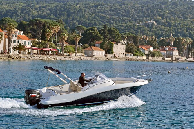 Explore Santorini and its volcanic wonders with Alex Private Boat - The captains and the style of service