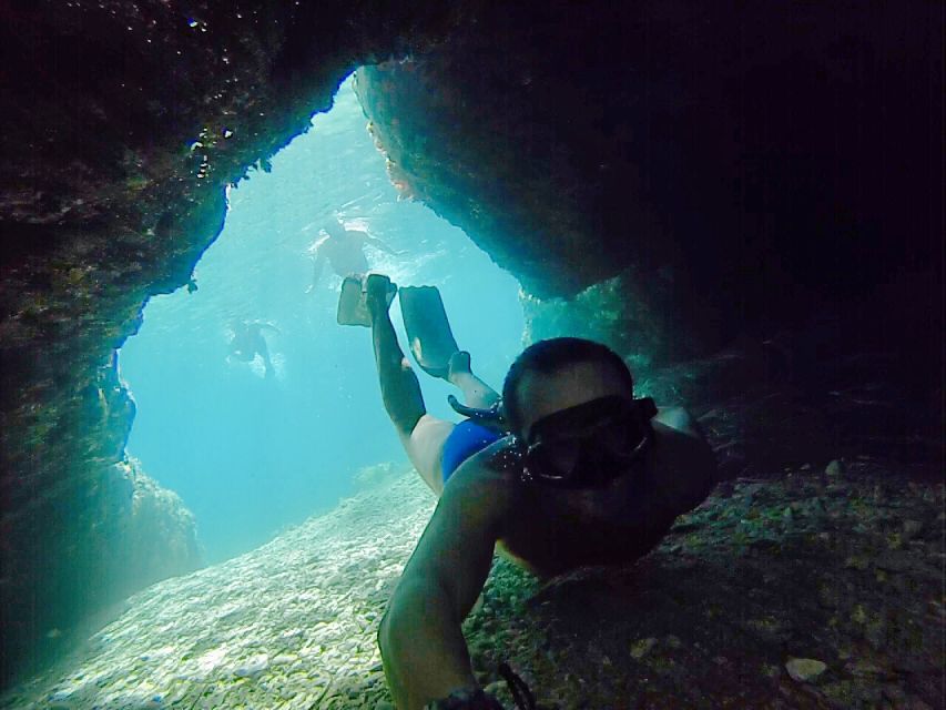 Favignana and Levanzo Island: Swim, Snorkeling and Lunch - Lunch on board with pane cunzato