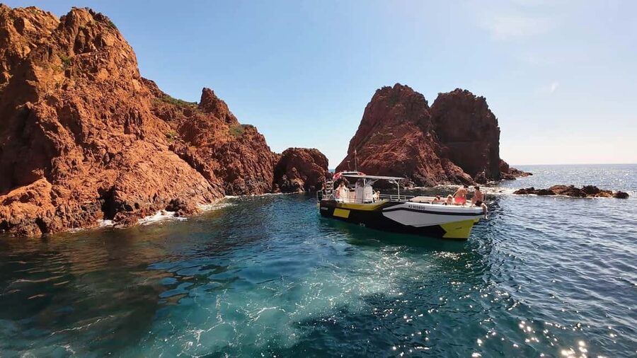 Fréjus: Sea and Creeks Boat Tour with Snorkeling and Drinks - The Mediterranean Swimming and Snorkeling Stop