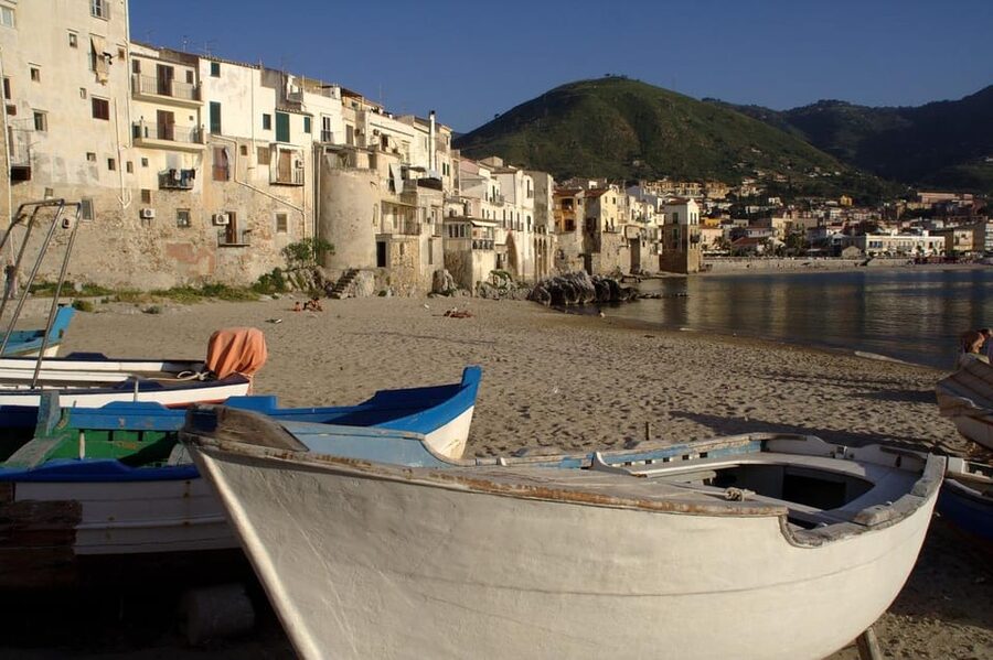 From Cefalù: Mini Cruise with Snorkel Stops, Drinks & Snacks - What the crew adds to the experience
