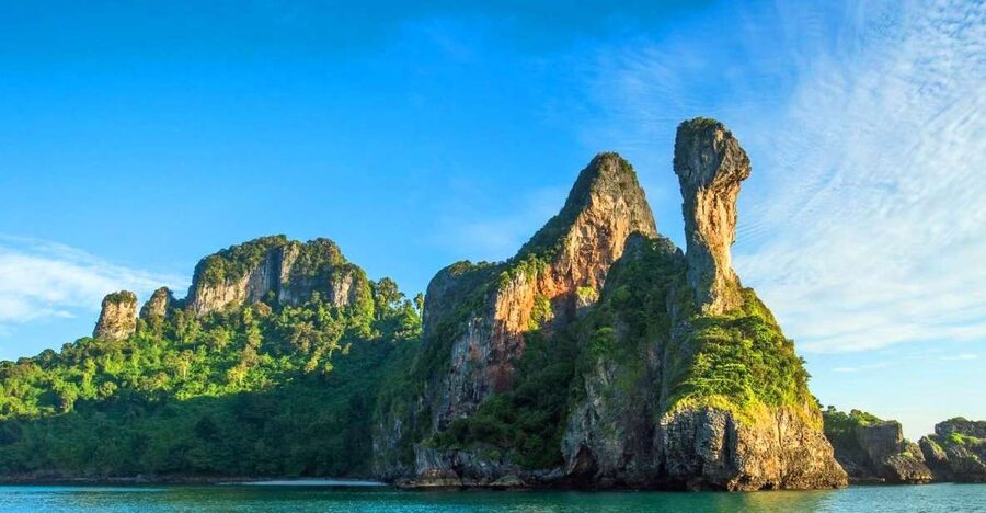 From Krabi: 4 Islands Snorkeling Tour by Speed Boat - Koh Poda brings the best break in the day