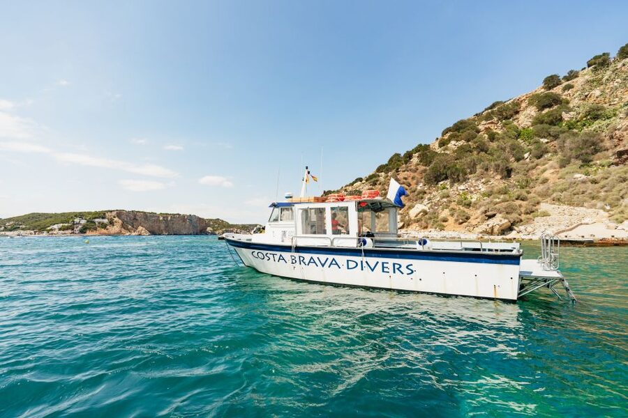 From L’Estartit: Snorkeling Trip to the Medes Islands - The short boat ride to the seven islands