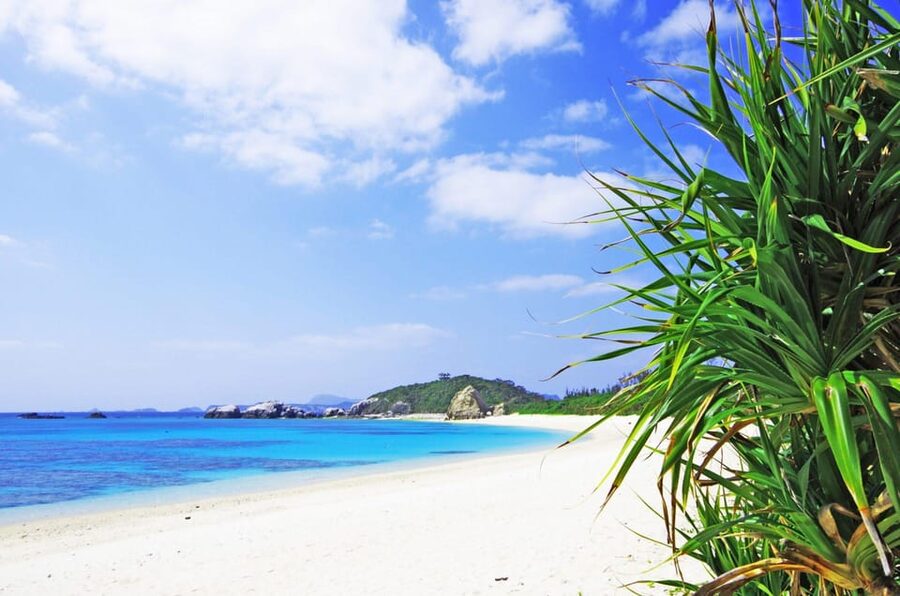 From Naha: Snorkeling Tour to Kerama by Ferry - Lunch and free time at Aharen Beach