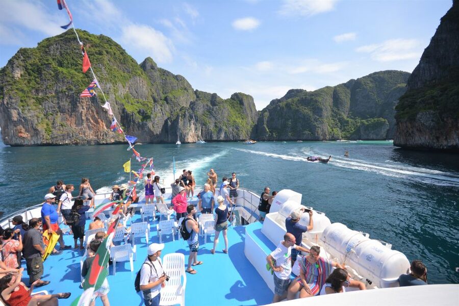 From Phuket: Snorkeling Ferry Cruise to Phi Phi Islands - A buffet lunch by the sea