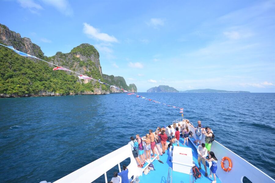 From Phuket: Snorkeling Ferry Cruise to Phi Phi Islands - The afternoon ride back to Phuket