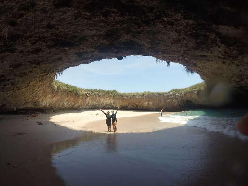 From Puerto Vallarta: Marieta Islands Snorkeling Trip - A small boat group makes a practical difference