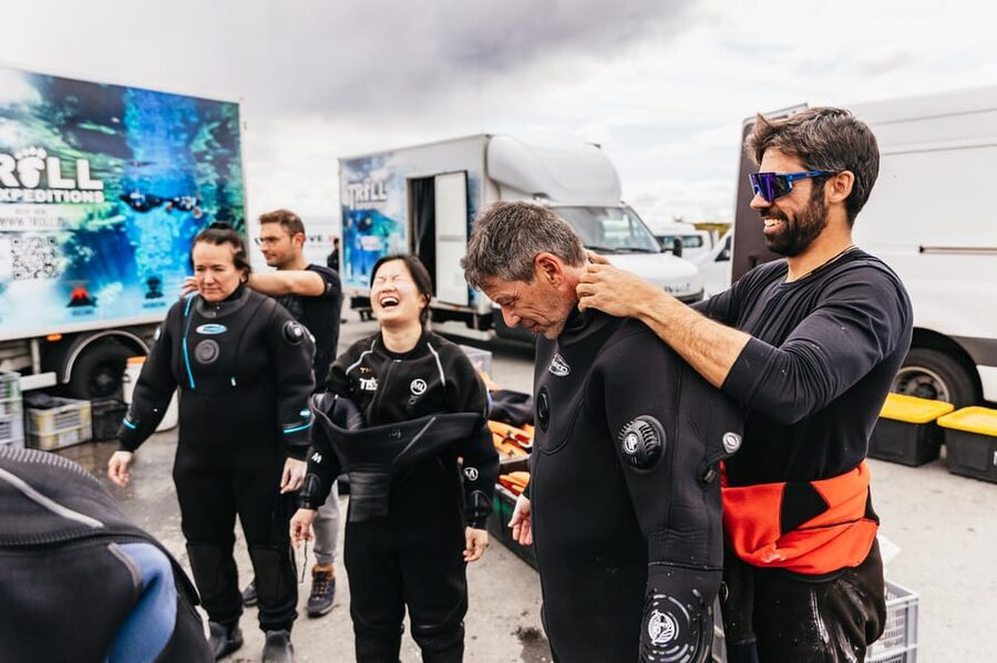 From Reykjavík: Golden Circle Tour and Silfra Snorkeling - Geysir and the short wait for an eruption