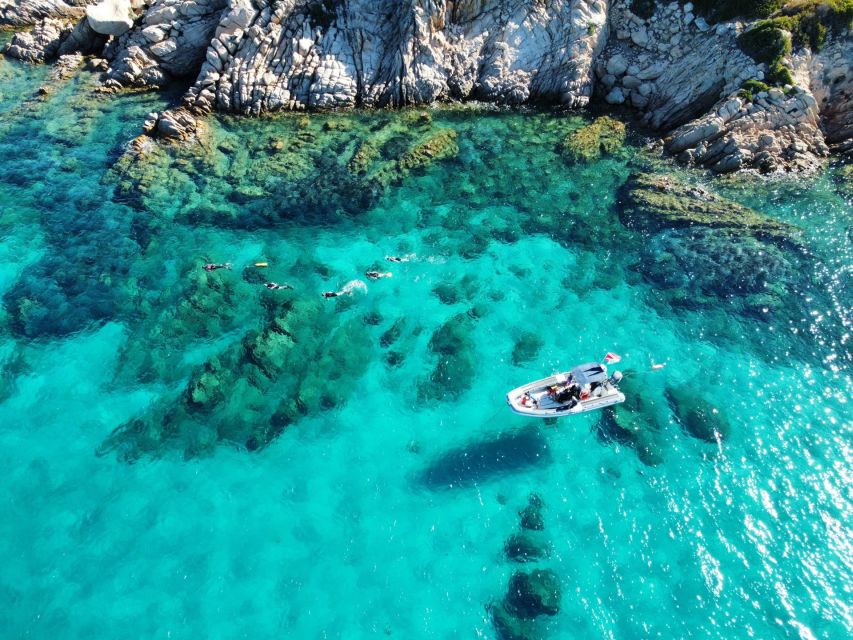 From San Teodoro: snorkeling in the pools of Molara - The onboard snack and return to port