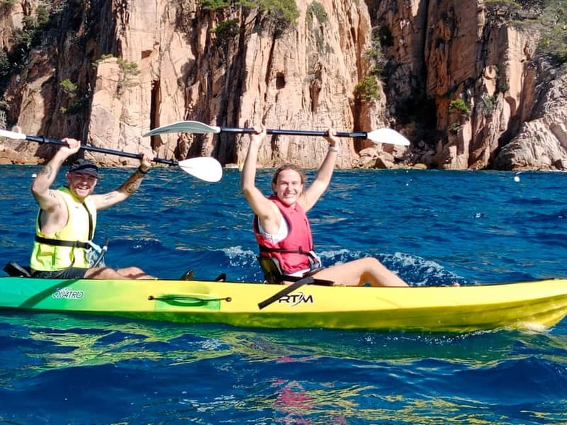 From Sant Feliu de Guíxols: Kayak and Snorkel in Costa Brava - A 20-Minute Look Beneath the Surface
