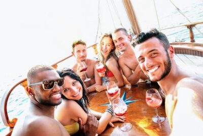Capri Boat Tour with Snorkeling & Drinks