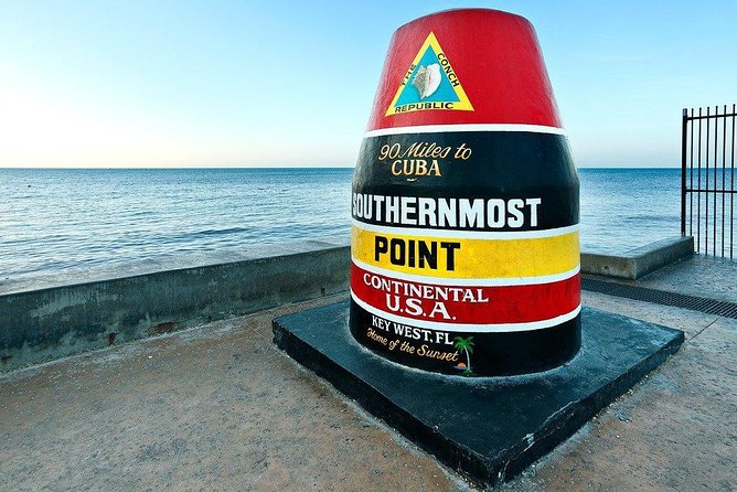 Full-Day Key West Tour and Coral Reef Snorkeling with Open Bar - What to see during your independent town time
