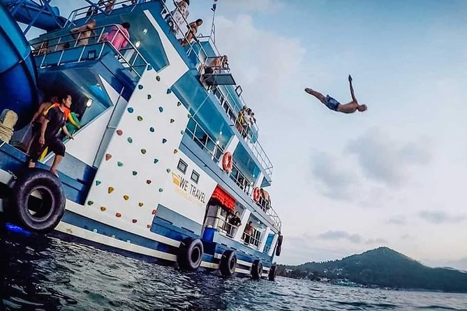 Full day snorkeling adventure around Koh Tao - What the boat adds to a snorkeling day