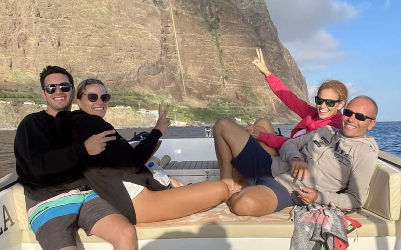 Funchal: Private Boat Tour w/Snorkel & Paddle up 11 people - The crew and languages available