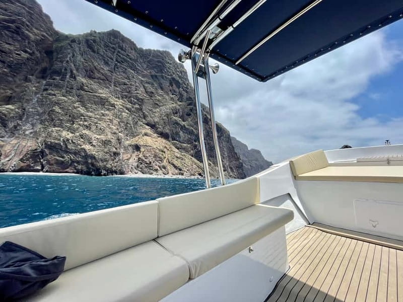 Funchal: Private Boat Tour w/Snorkel & Paddle up 11 people - Paddleboarding without turning the trip into a lesson