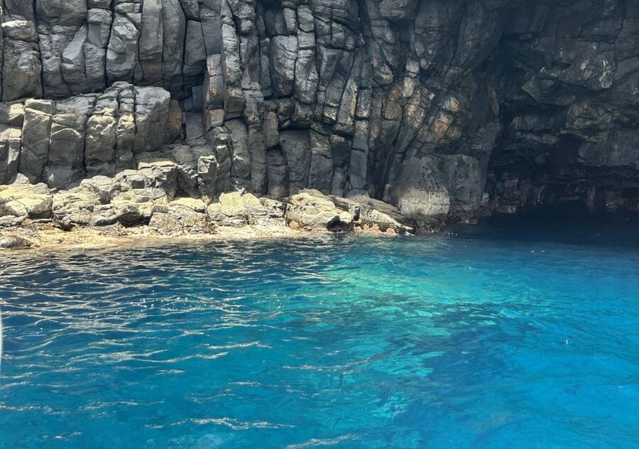 Funchal: Private Boat Tour w/Snorkel & Paddle up 11 people - What is served aboard the boat