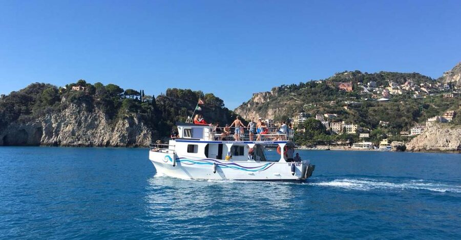 Giardini Naxos: Boat Trip Isola Bella with Snorkeling - Isola Bella: one main stop, plenty of choices