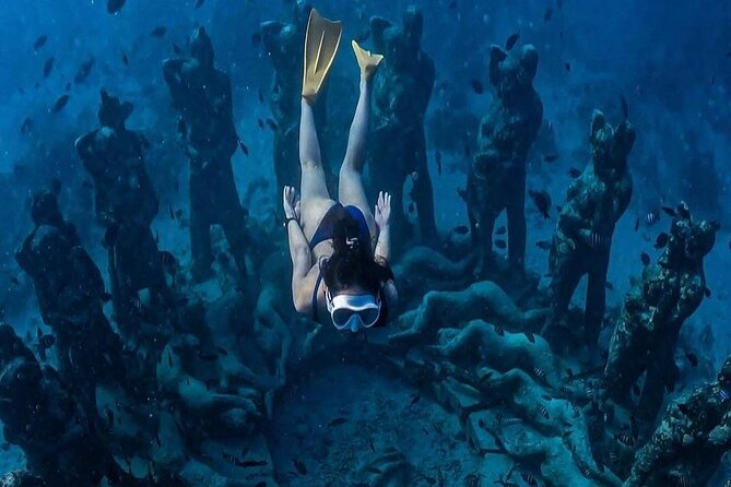 Gili Air: Snorkeling 3 Gili Islands with GoPro Camera - Blue coral and the reef garden