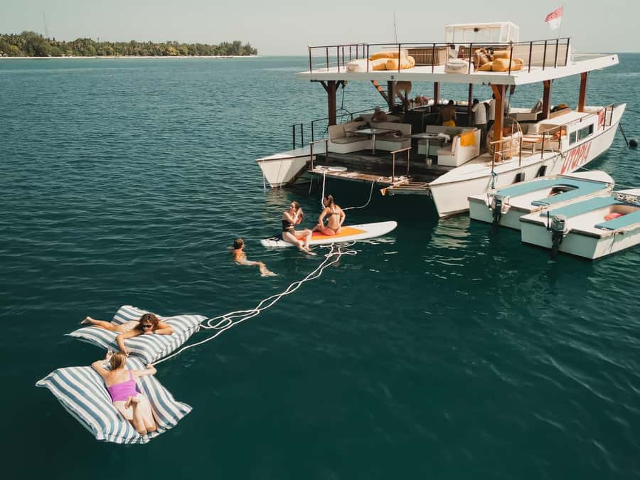Gili Islands: 4-in-1 Catamaran Snorkeling Experience - Leaving from Gili Trawangan or Gili Air